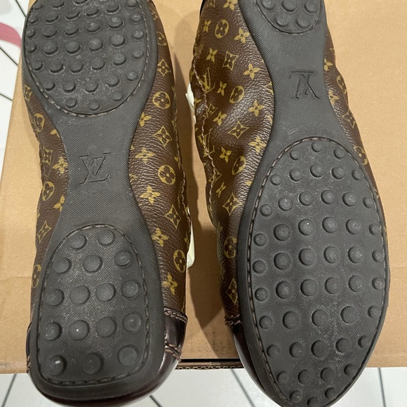 LV flat sandal. EU size is 36,5 - Picture 3 of 5